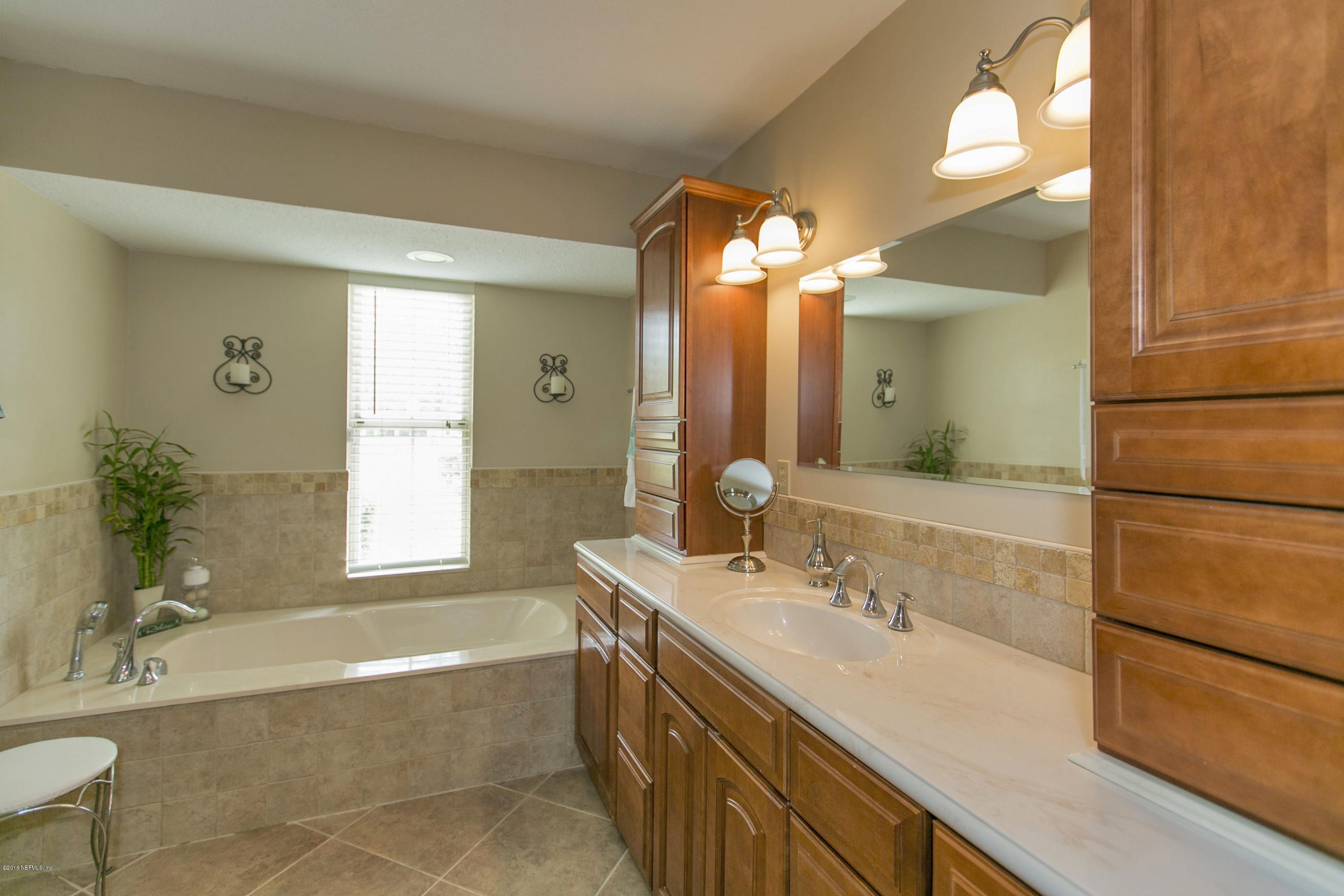 3268 Marbon Road Jacksonville, FL 32223 - Photo 14 of 27 014_Master Bathroom