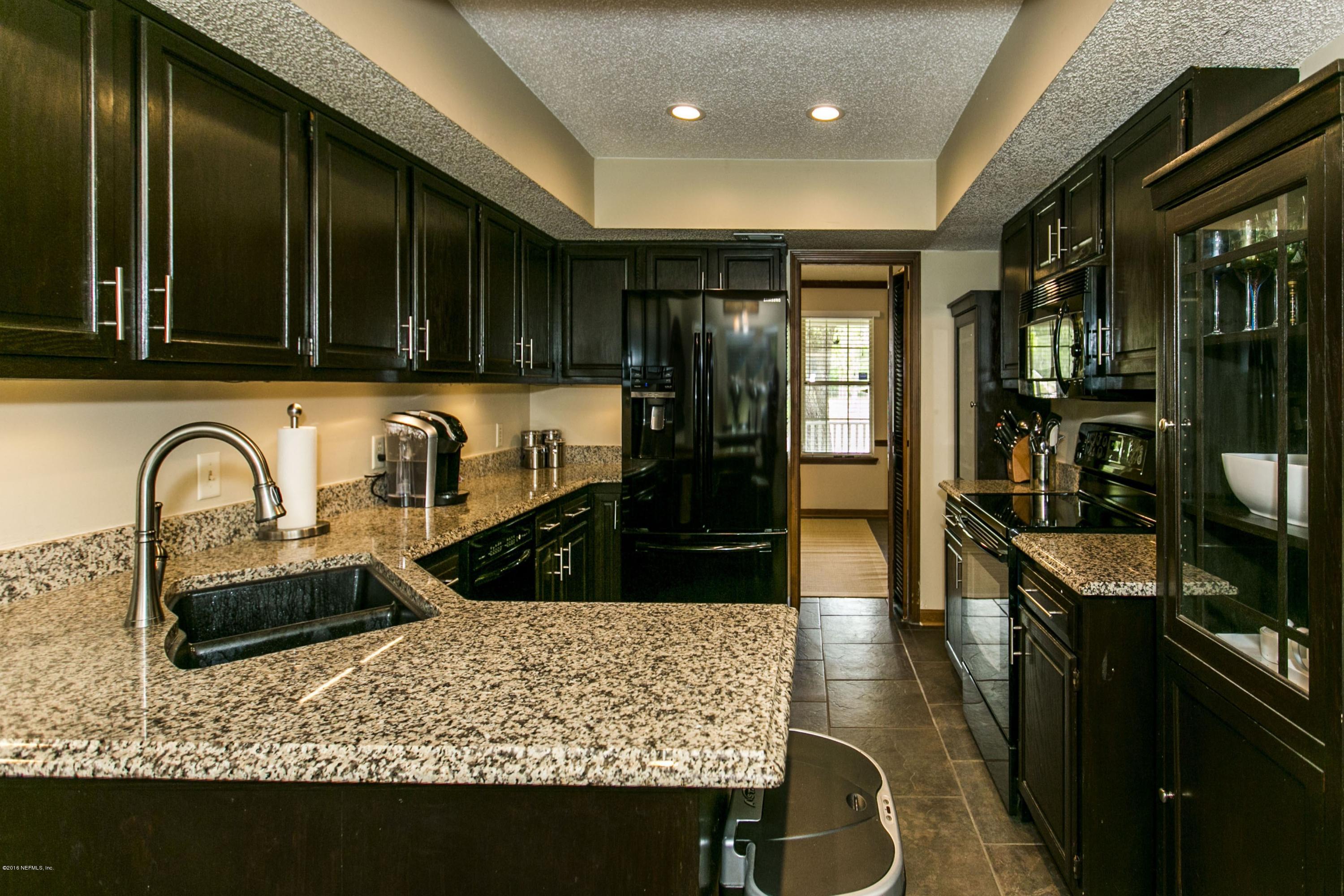 007_Kitchen