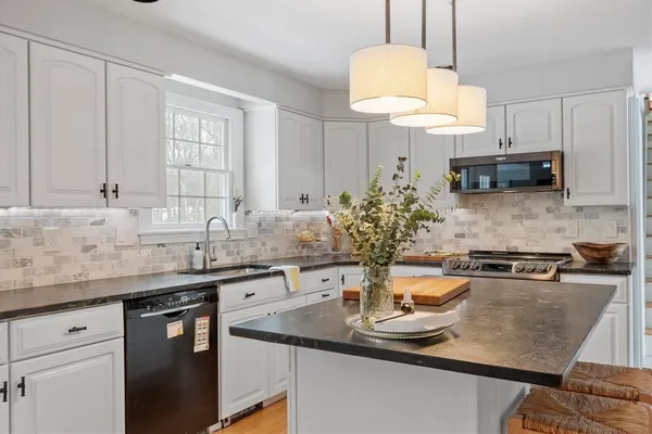 $740,000 | 99 Flagler Drive, Holden, MA 01520