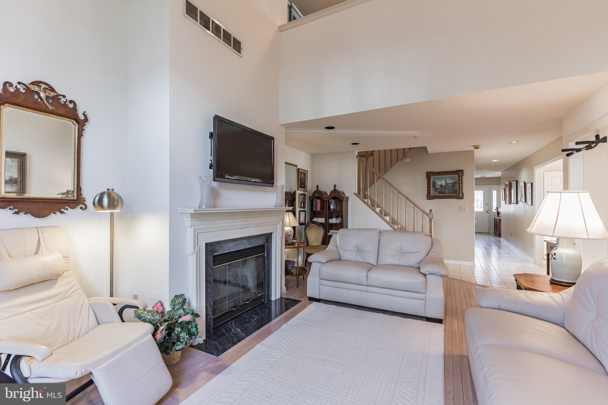 10 Clwyd Road Bala Cynwyd, PA 19004 - Photo 17 of 26 LIVING ROOM