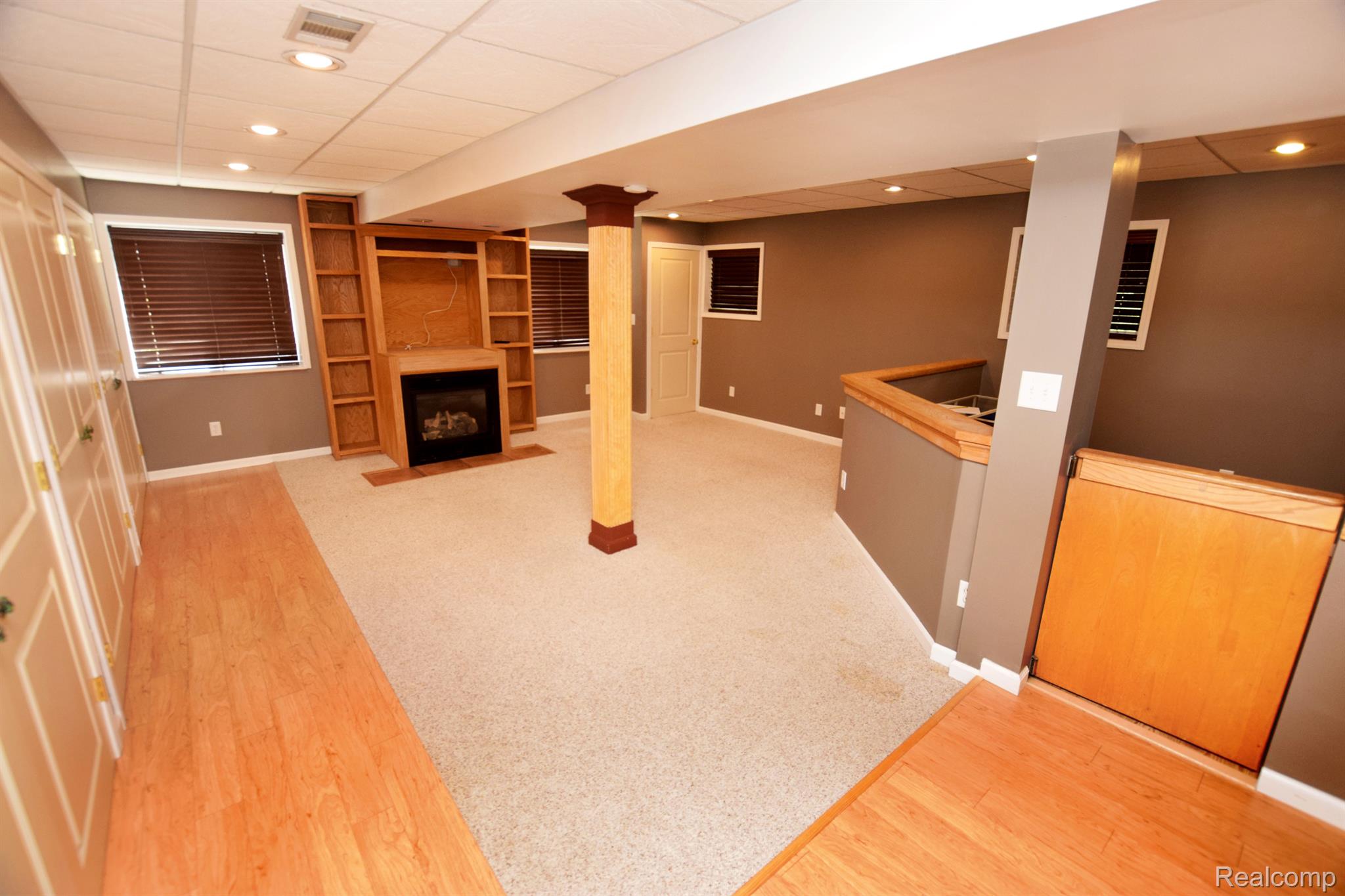 8087 East Carpenter Road Davison, MI 48423 - Photo 20 of 40 Family Room with gas fireplace