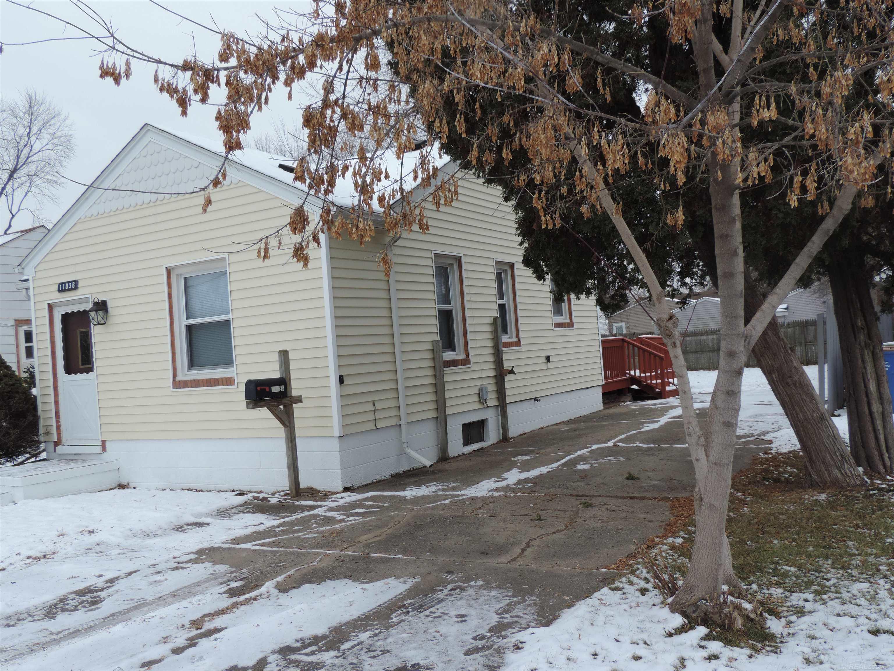 11036 Stephens Warren, MI 48089 - Photo 2 of 22