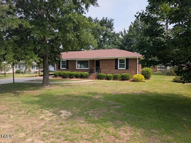 1108 Friendly Road Dunn, NC 28334 - Photo 3 of 20