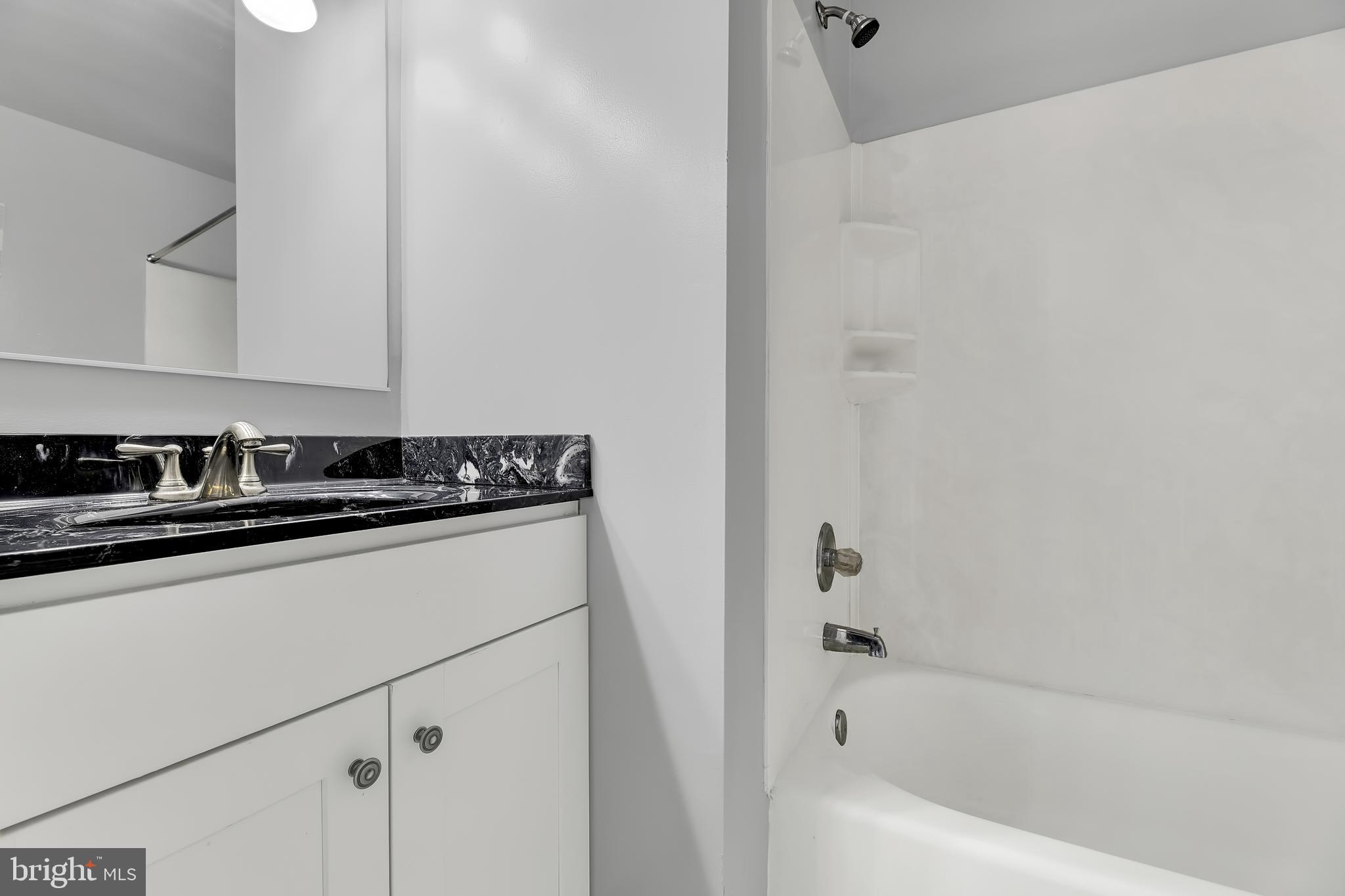 650 South Charles Street, Unit R16 Baltimore, MD 21230 - Photo 16 of 26 Gallery Image 16