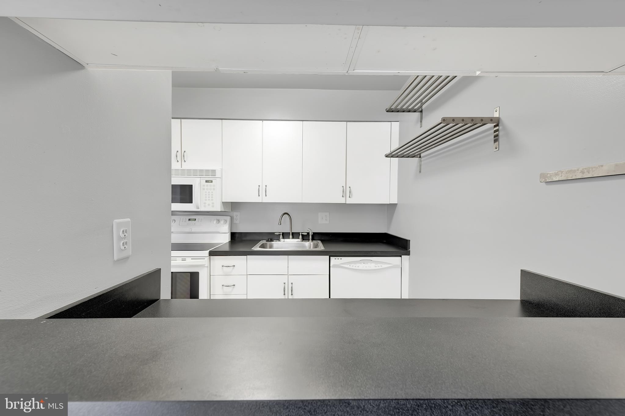 650 South Charles Street, Unit R16 Baltimore, MD 21230 - Photo 6 of 26 Gallery Image 6
