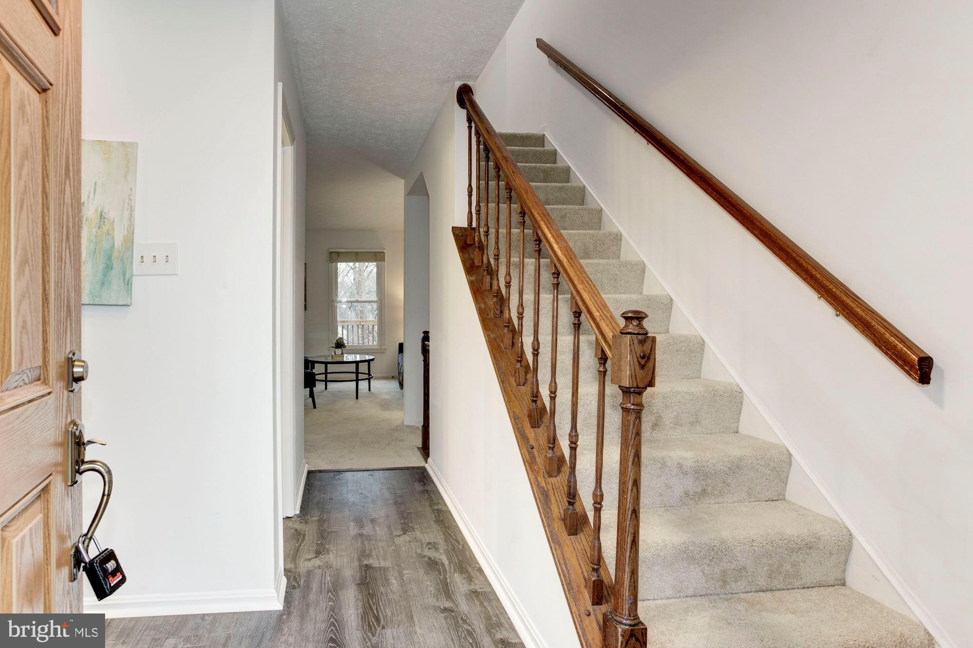 7340 Stream Way Springfield, VA 22152 - Photo 3 of 32 Gallery Image 3