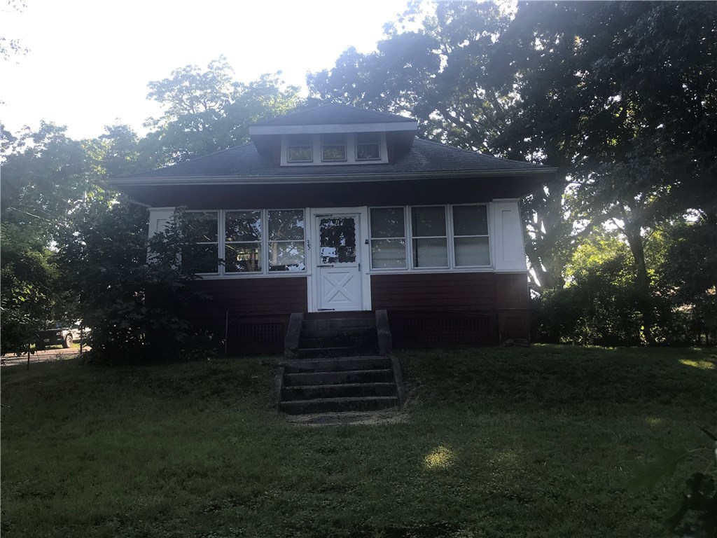 35 Ridge Road Warwick, RI 02889 - Photo 1 of 6 Gallery Image 1