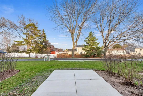 $274,900 | 49 Carey Lane, Streamwood, IL 60107