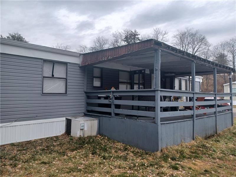 134 Castle Road Washington, PA 15301 - Photo 3 of 26 Gallery Image 3