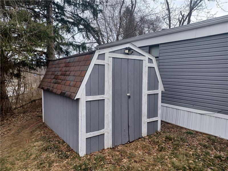 134 Castle Road Washington, PA 15301 - Photo 5 of 26 Storage Shed