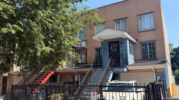 $3,000 | 1954 Bergen Street | Crown Heights