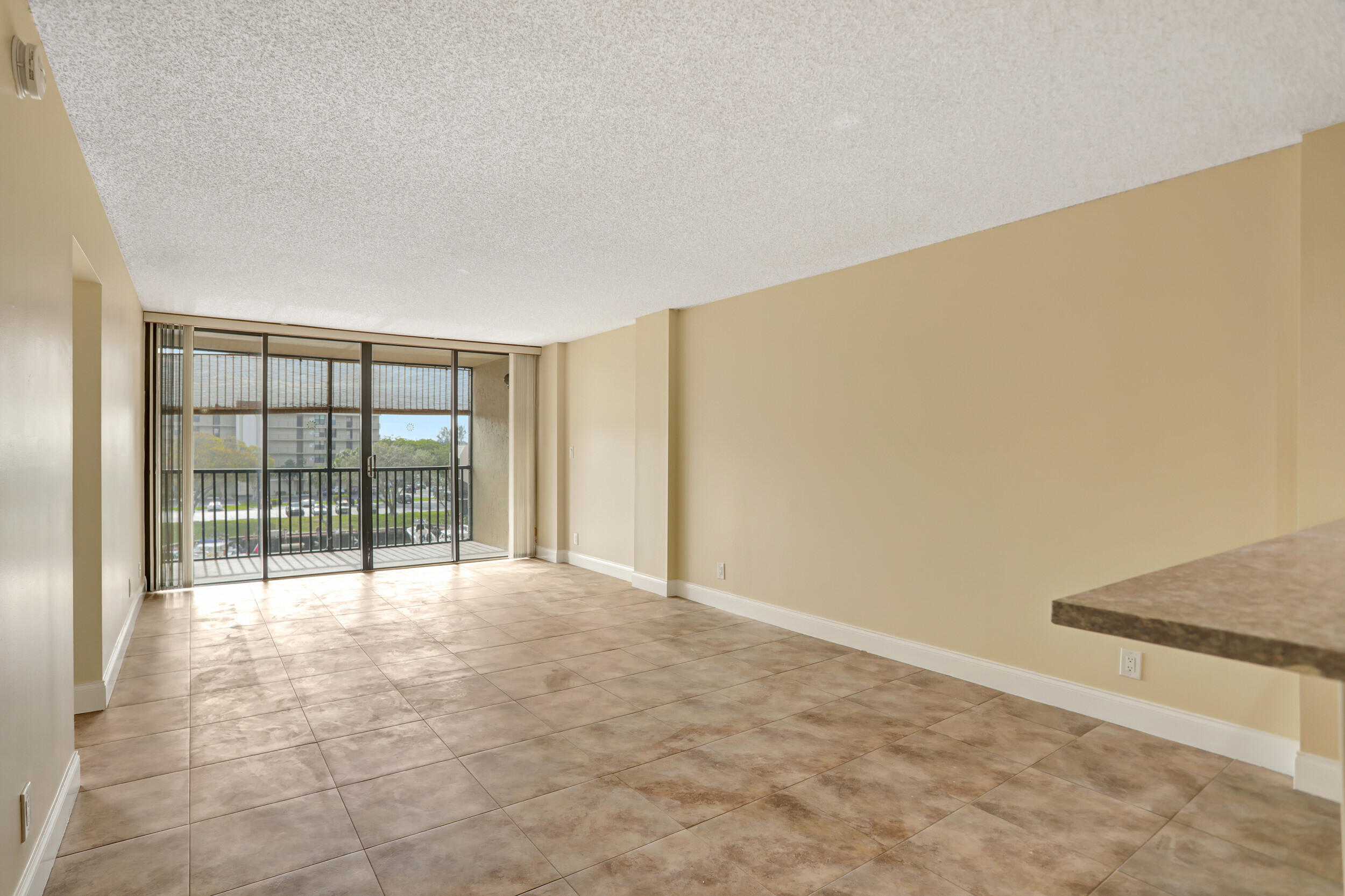 3 Royal Palm Way, Unit 403 Boca Raton, FL 33432 - Photo 12 of 41 21_001l1464
