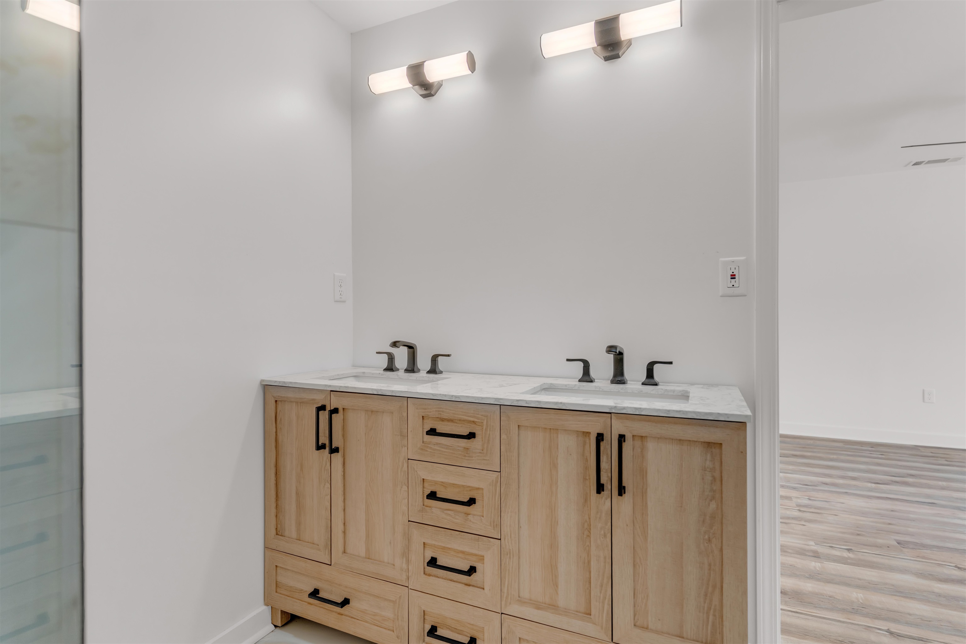 815 Fisherville Road Collierville, TN 38017 - Photo 16 of 40 a view of cabinets