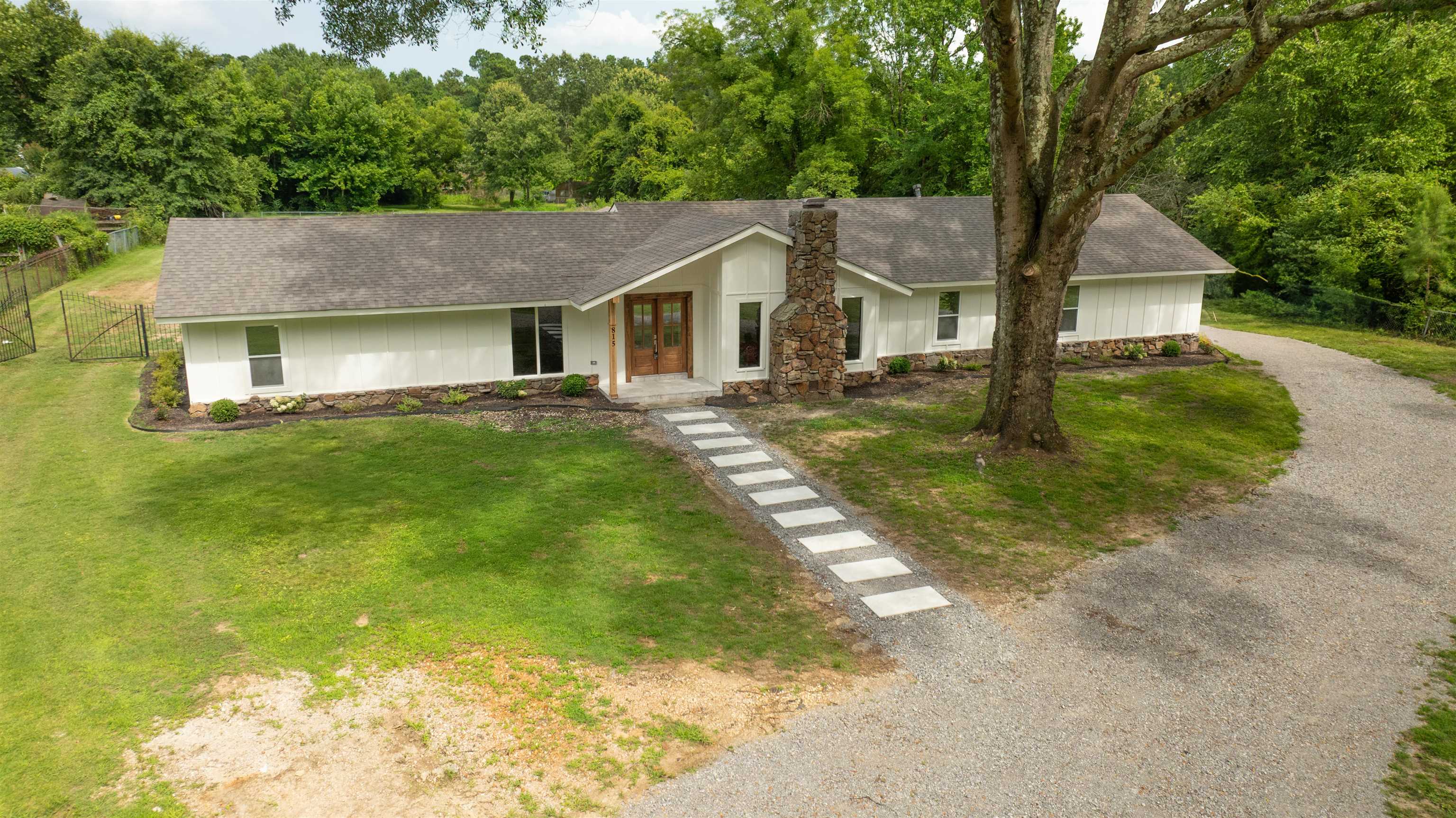 815 Fisherville Road Collierville, TN 38017 - Photo 2 of 40 a front view of a house with yard