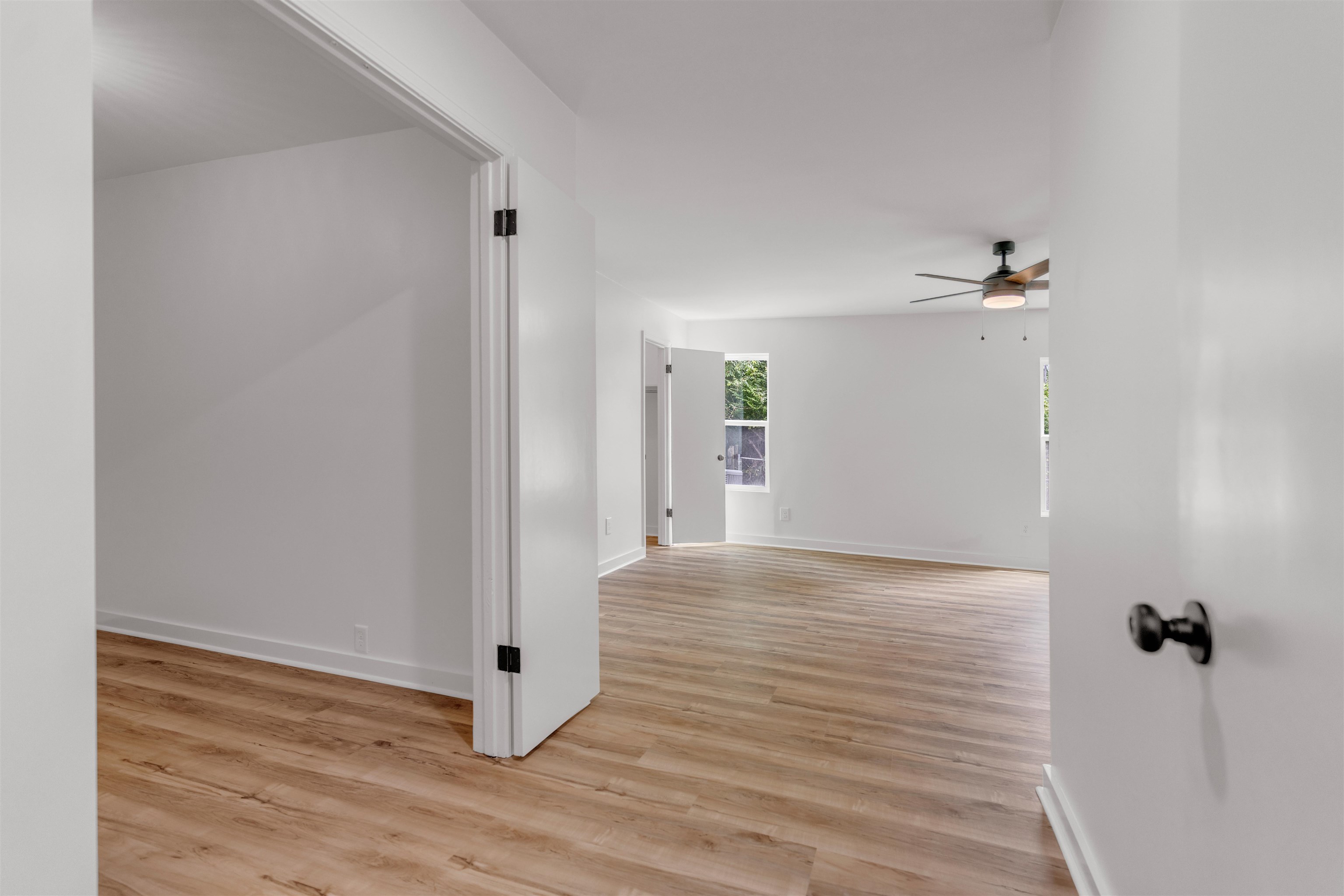 815 Fisherville Road Collierville, TN 38017 - Photo 23 of 40 a view of a hallway with closet