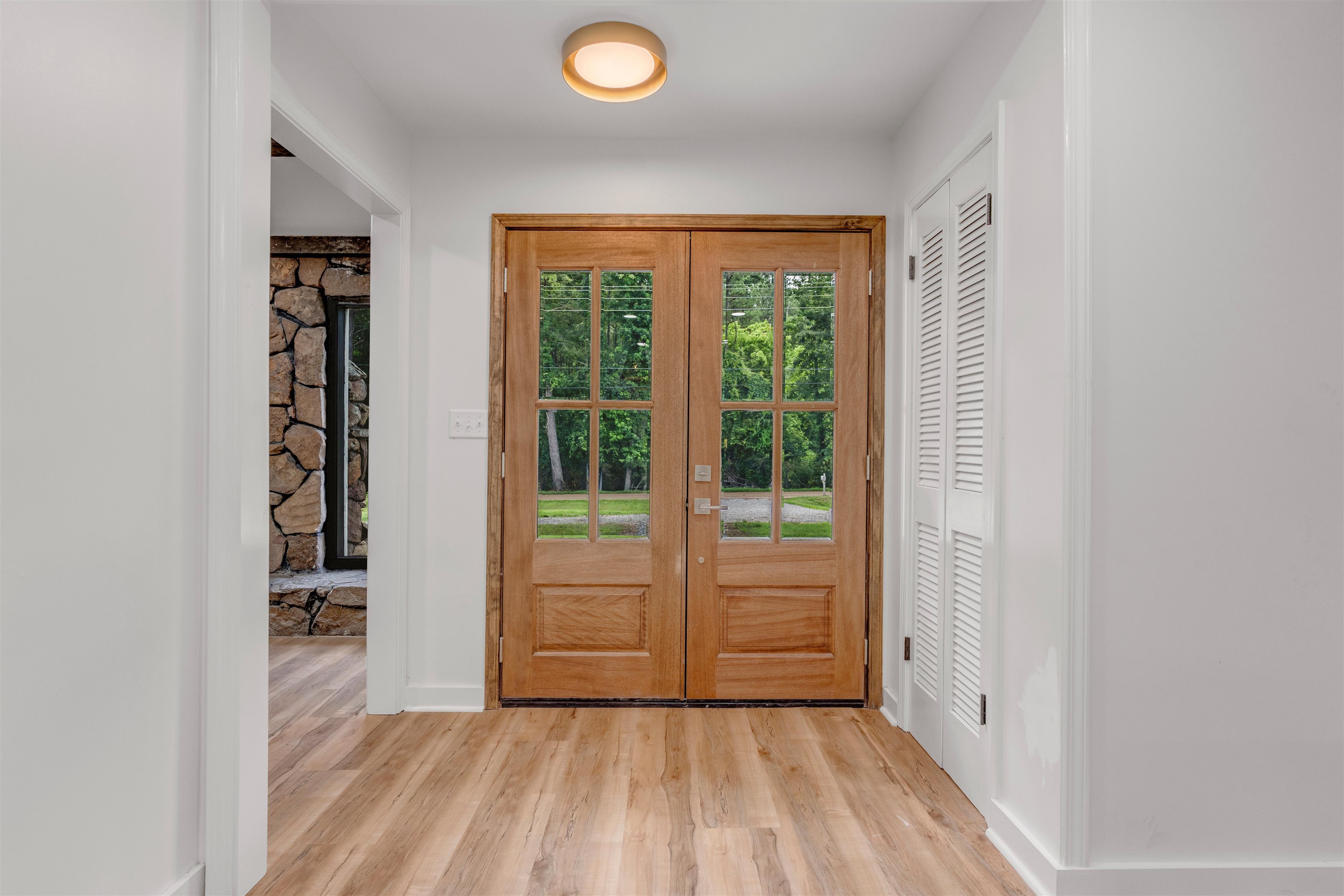 815 Fisherville Road Collierville, TN 38017 - Photo 4 of 40 an empty room with windows
