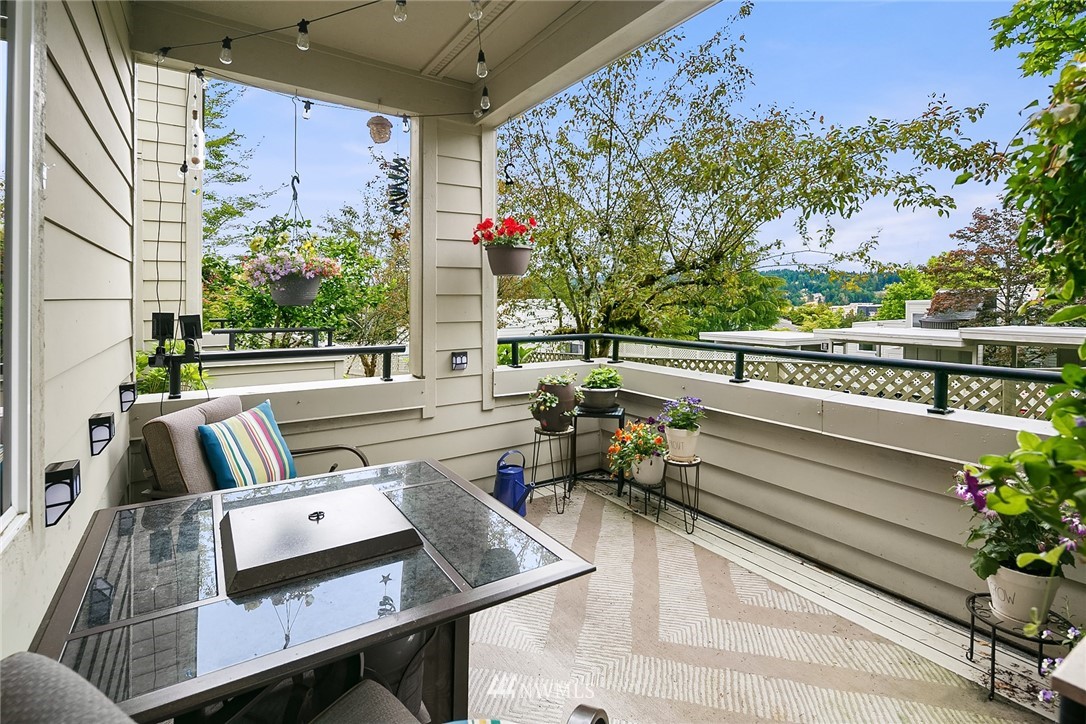 7407 Old Redmond Road, Unit 207 Redmond, WA 98052 - Photo 12 of 23 a view of outdoor sitting area with furniture