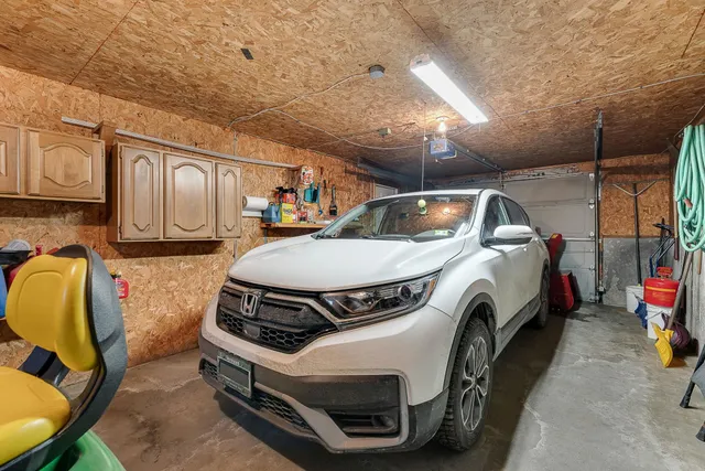 $388,500 | 102 Bluebird Road, Williamstown, VT 05679