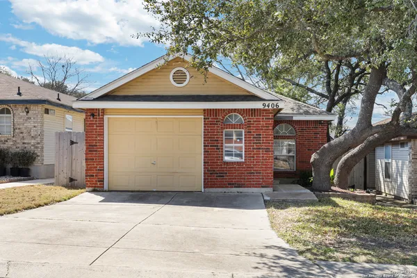 $1,450 | 9406 Swans Crossing, San Antonio, TX 78250
