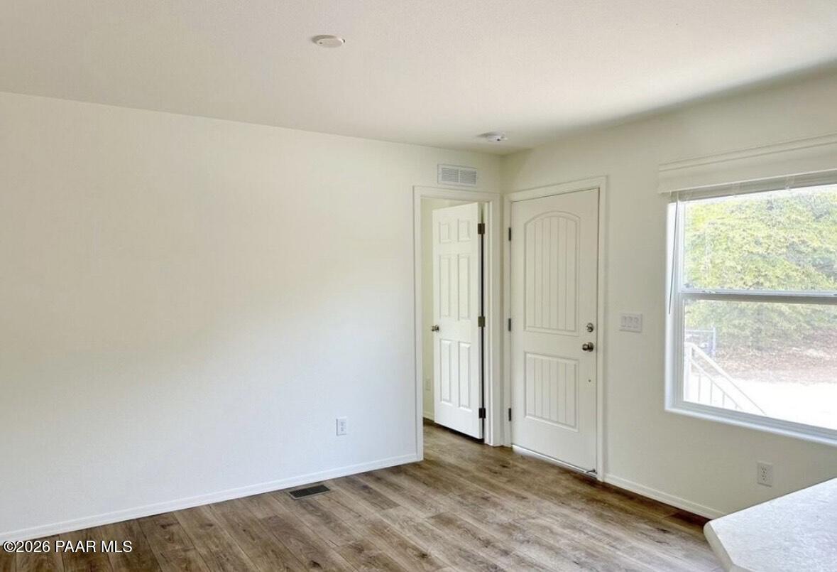 1519 Private Road, Unit 1519 Prescott, AZ 86301 - Photo 3 of 9 Living Room