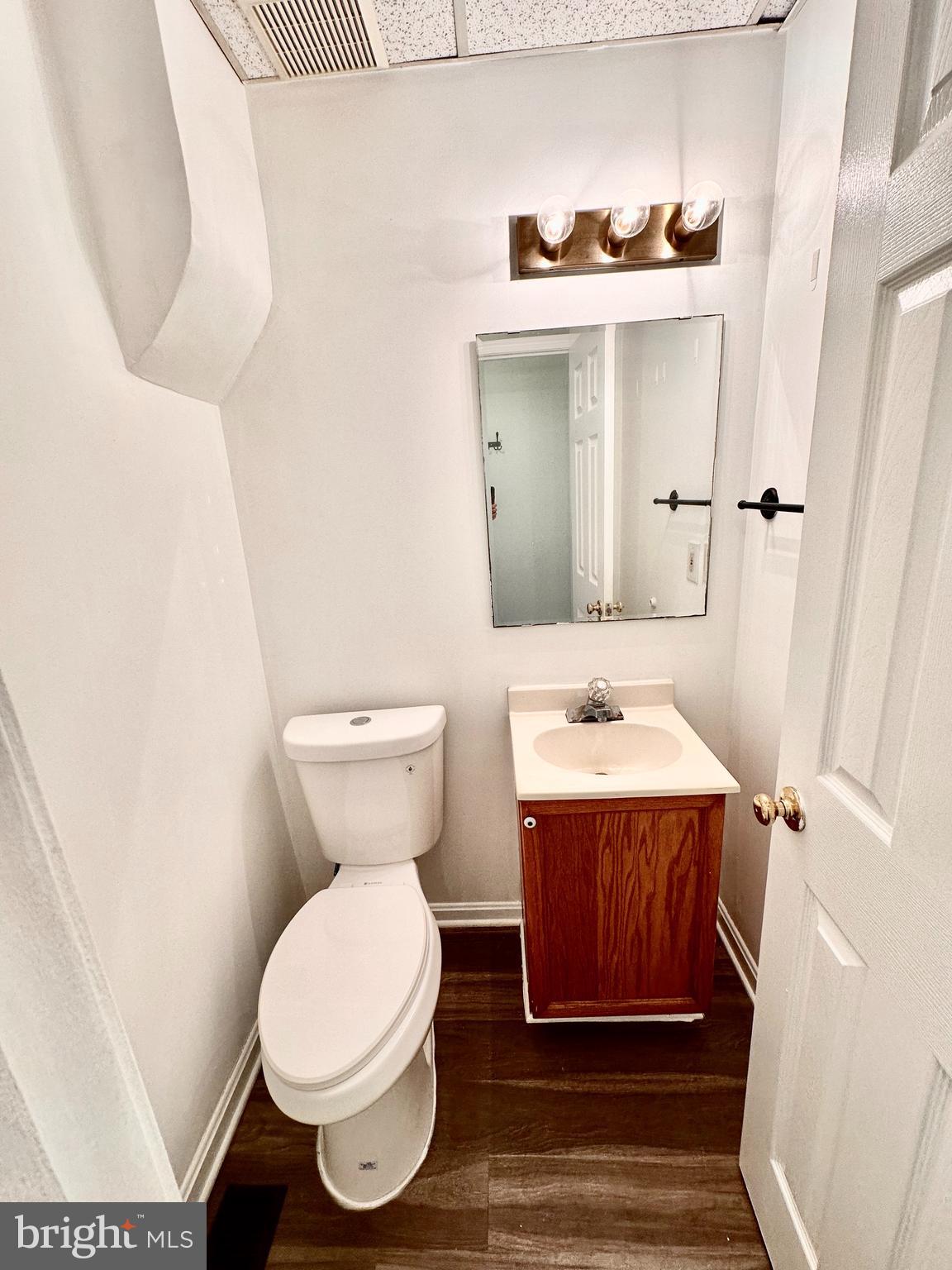 5227 Ridge Avenue Philadelphia, PA 19128 - Photo 11 of 17