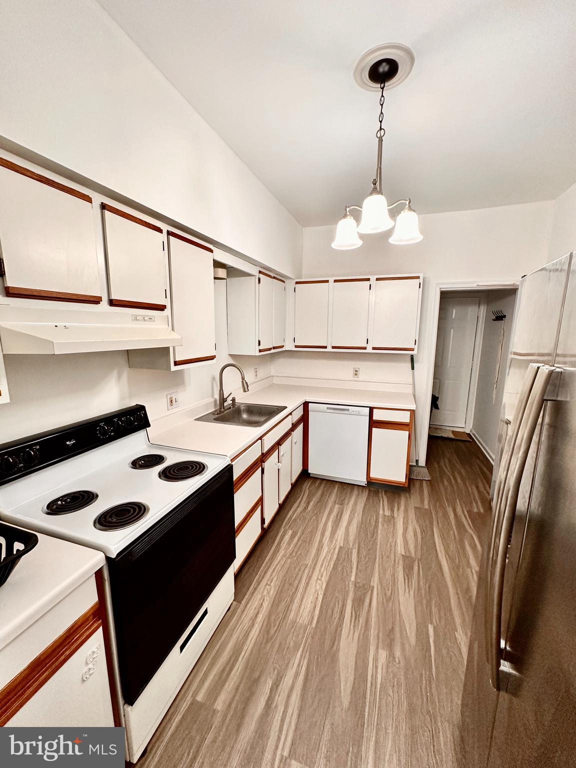 5227 Ridge Avenue Philadelphia, PA 19128 - Photo 8 of 17