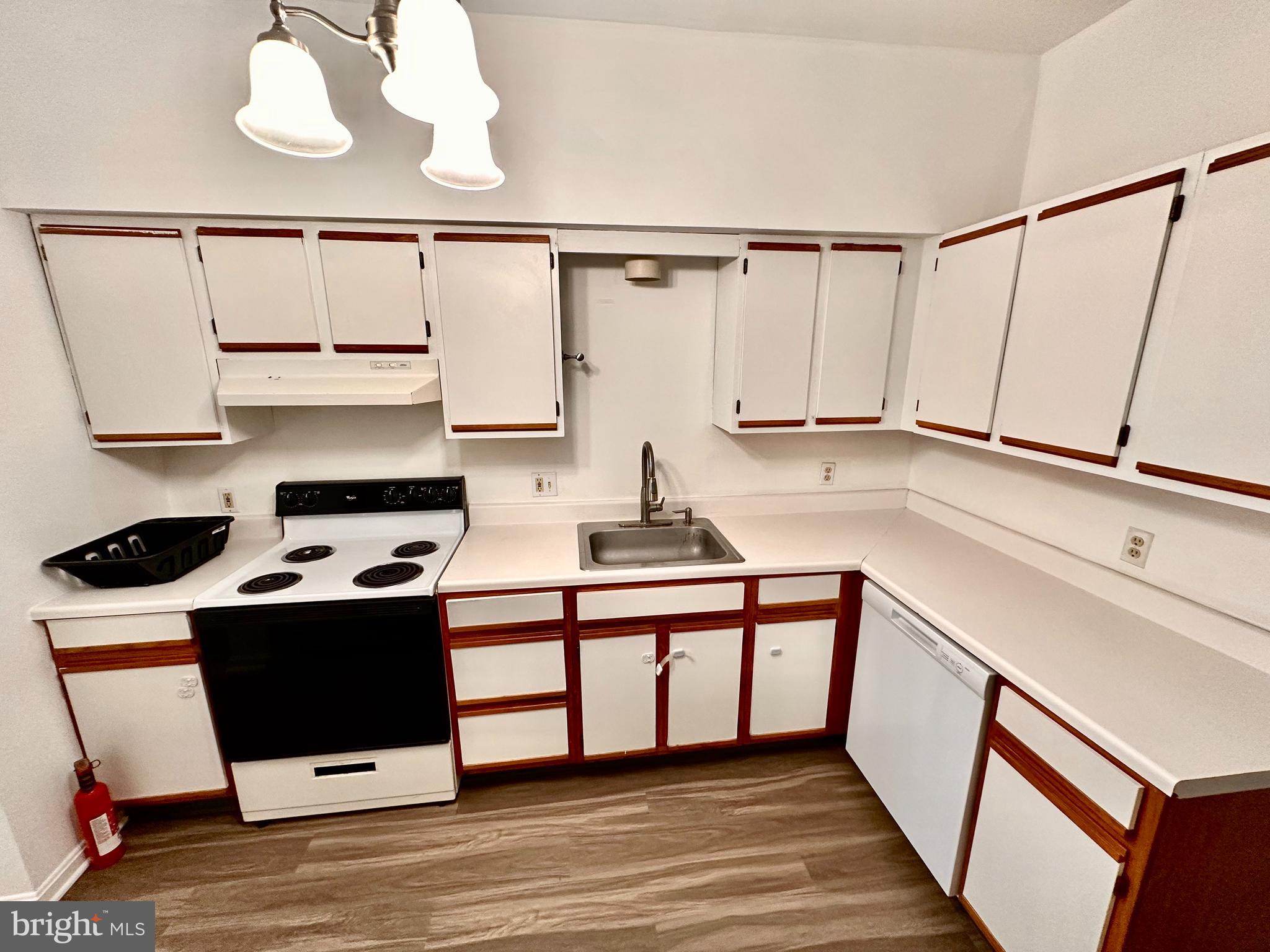 5227 Ridge Avenue Philadelphia, PA 19128 - Photo 10 of 17