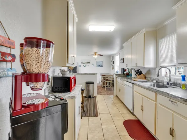 $240,860 | 914 Treaty Drive, Surfside Beach, TX 77541