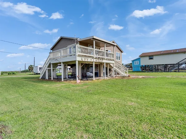 $240,860 | 914 Treaty Drive, Surfside Beach, TX 77541