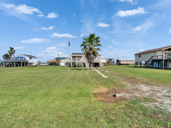 $240,860 | 914 Treaty Drive, Surfside Beach, TX 77541