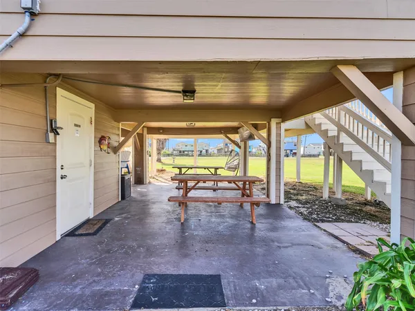 $240,860 | 914 Treaty Drive, Surfside Beach, TX 77541