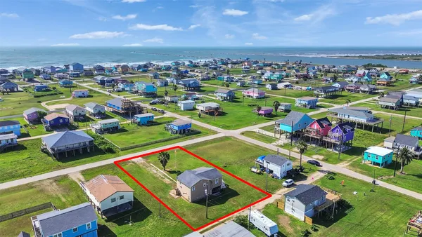 $240,860 | 914 Treaty Drive, Surfside Beach, TX 77541