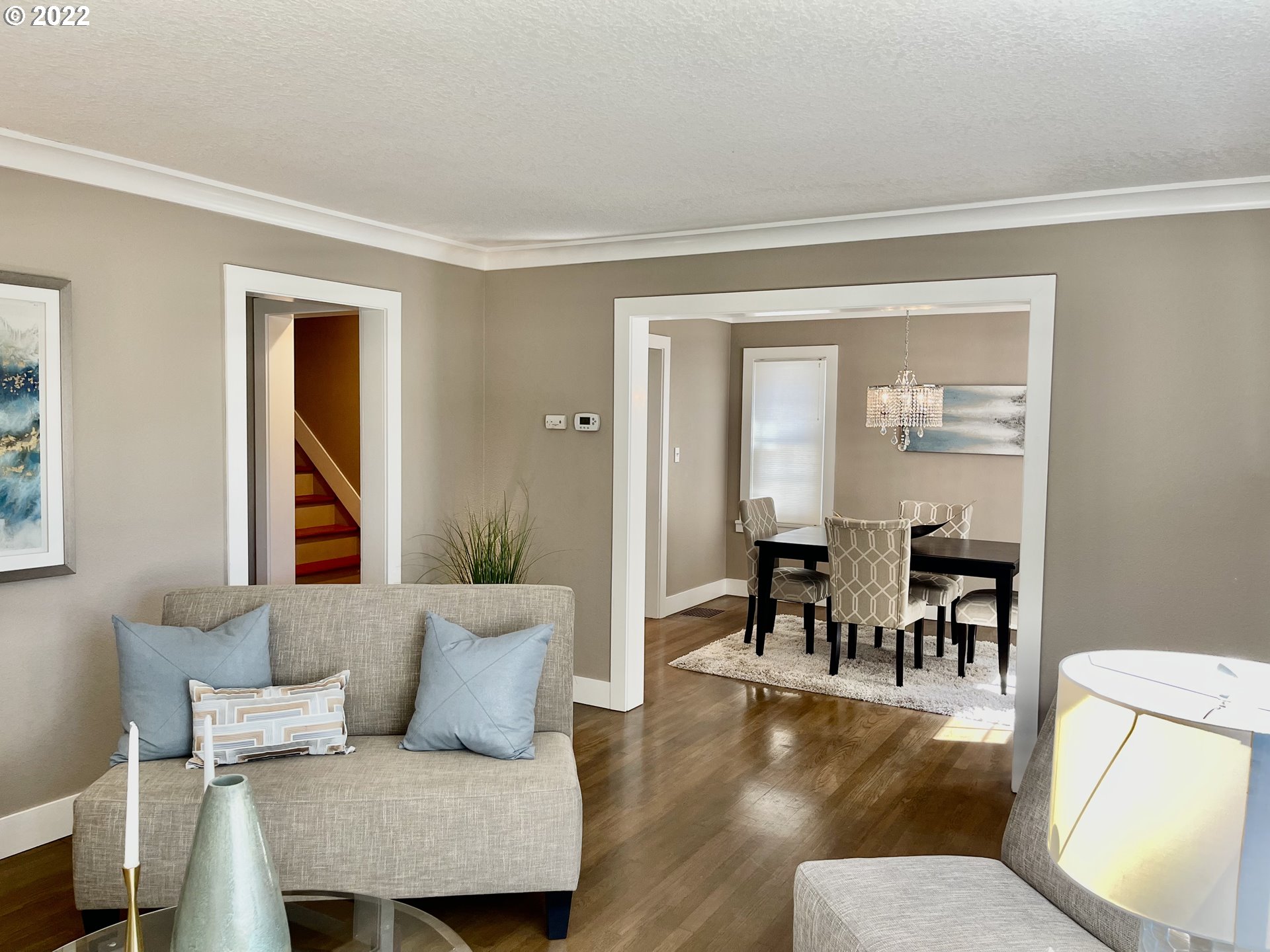 7136 North Chase Avenue Portland, OR 97217 - Photo 5 of 26 a living room with furniture and a window