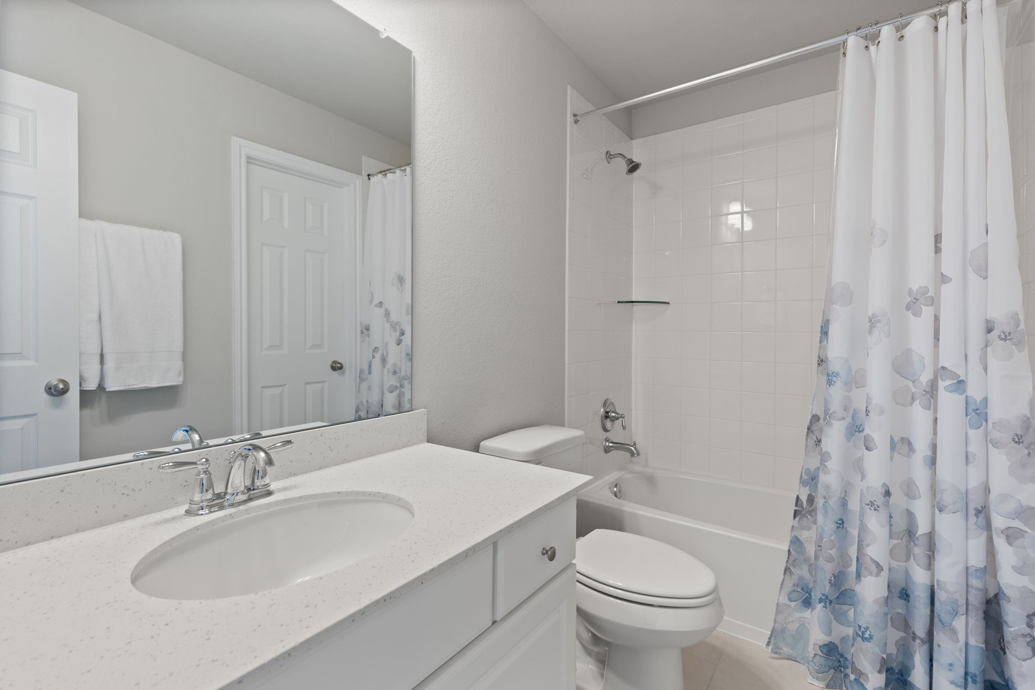 3541 Cherrybark Gable Ln Spring Spring, TX 77386 - Photo 24 of 39 Ensuite for bedroom #2