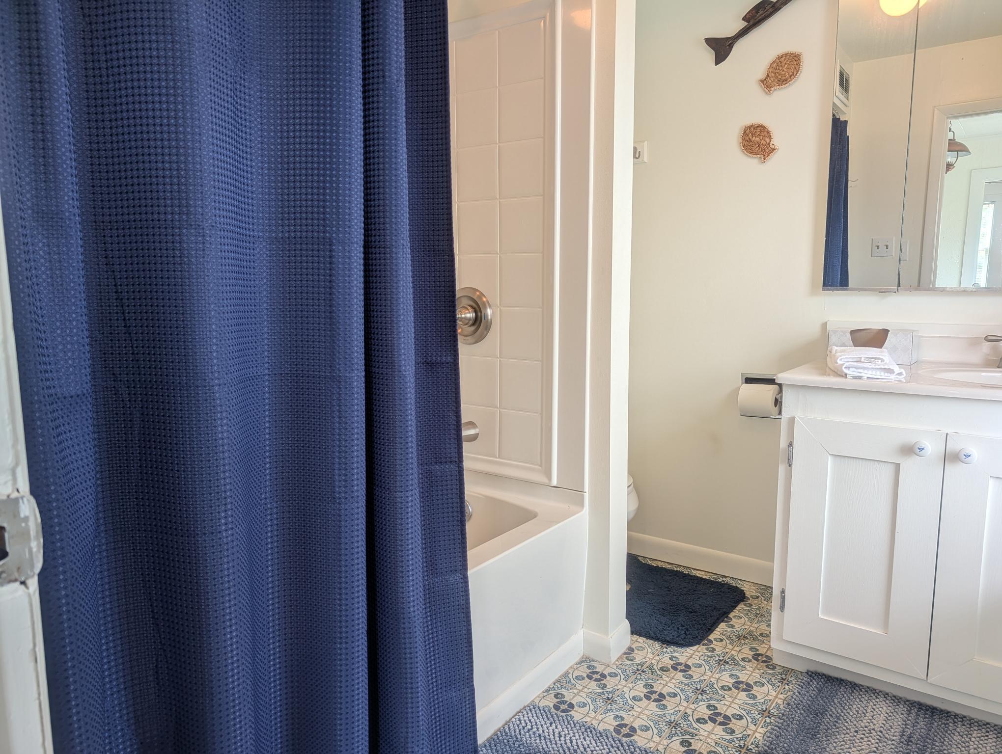 1415 South Shore Drive Delavan, WI 53115 - Photo 14 of 20 Guest Bath