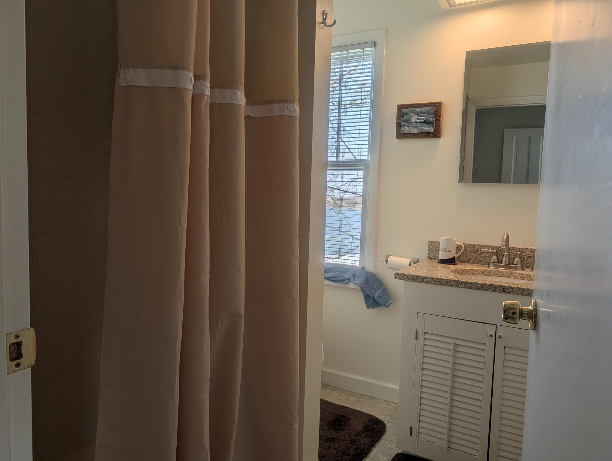 1415 South Shore Drive Delavan, WI 53115 - Photo 15 of 20 Master Bath