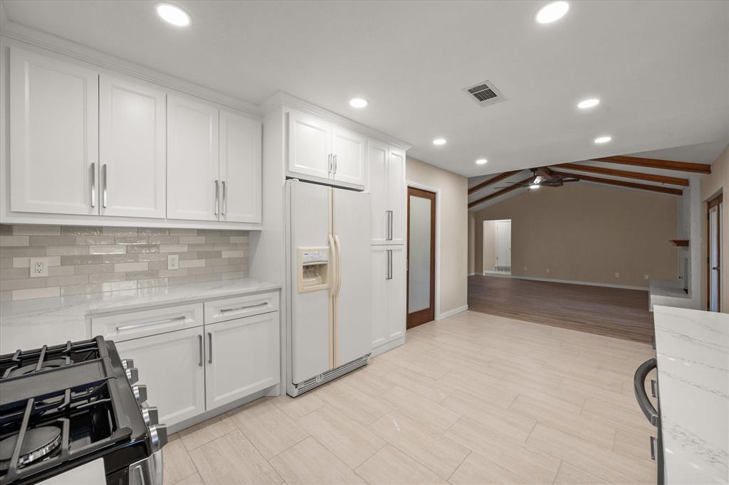 2008 Chalice Road Arlington, TX 76014 - Photo 10 of 28 a bathroom with a sink and a mirror