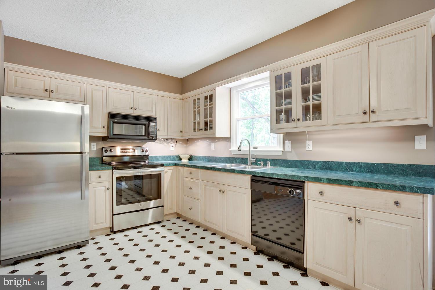 42420 Medleys Neck Road Leonardtown, MD 20650 - Photo 11 of 30 Kitchen