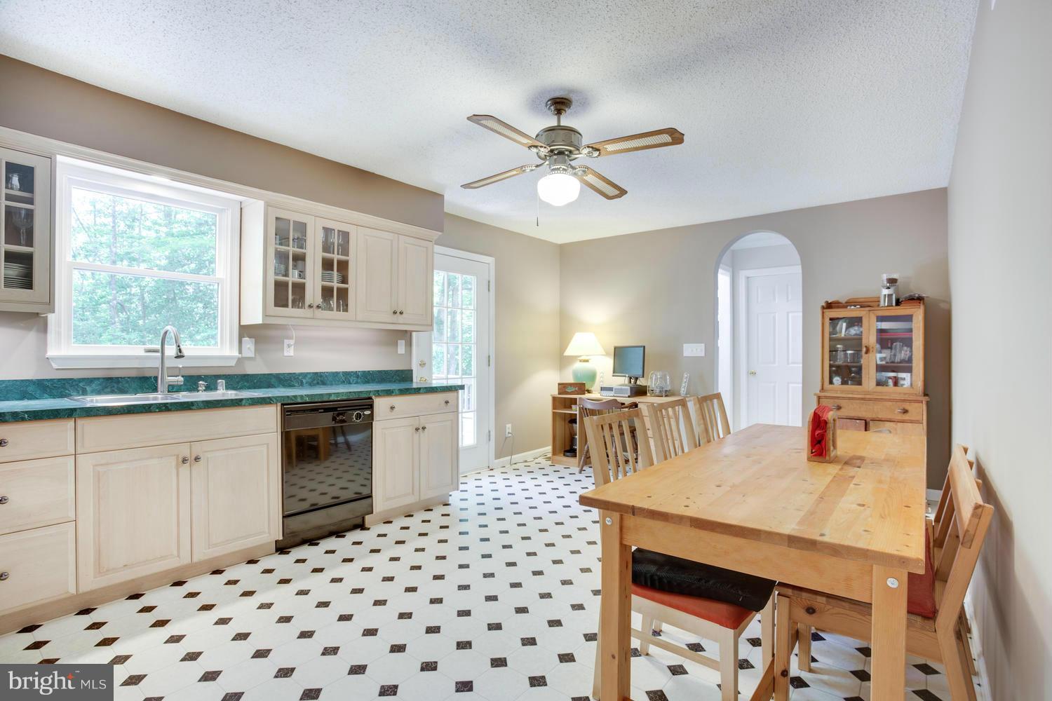 42420 Medleys Neck Road Leonardtown, MD 20650 - Photo 12 of 30 Kitchen