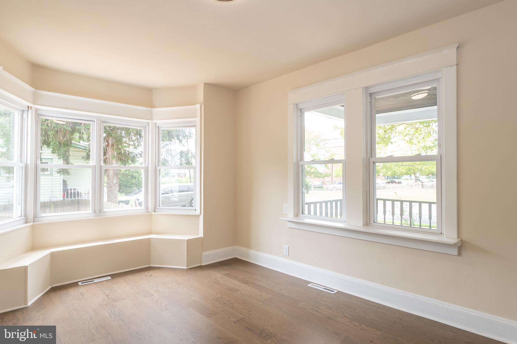 1052 Pennington Road Ewing, NJ 08618 - Photo 4 of 29