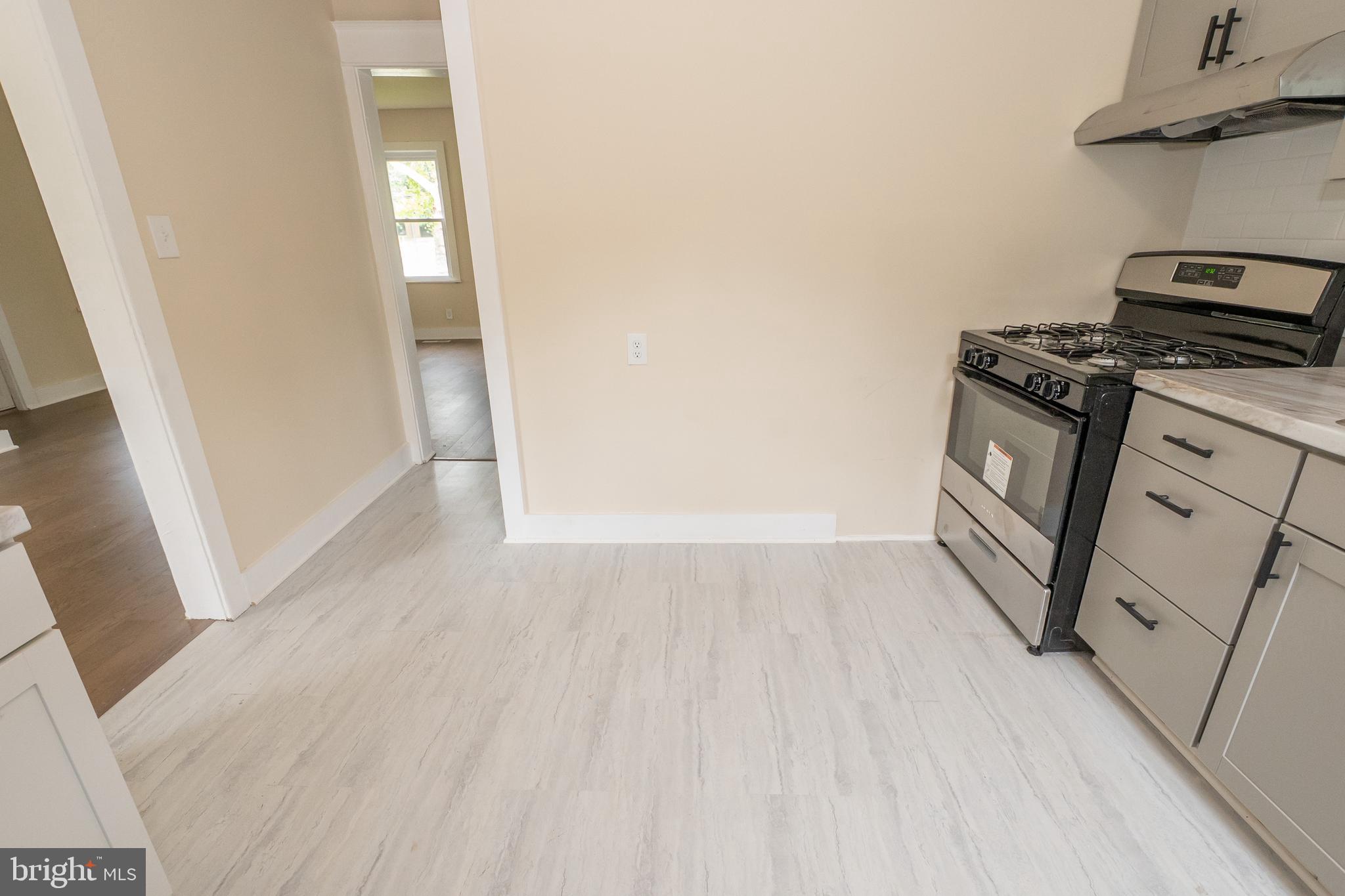 1052 Pennington Road Ewing, NJ 08618 - Photo 10 of 29