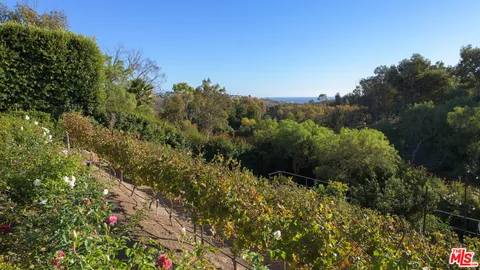 $10,450,000 | 6110 Merritt Drive, Malibu, CA 90265
