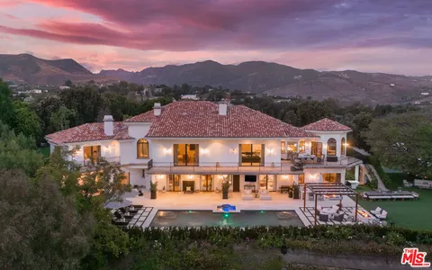 $10,450,000 | 6110 Merritt Drive, Malibu, CA 90265