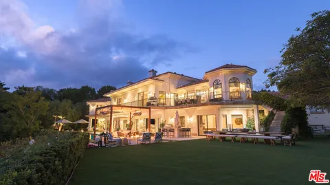 $10,450,000 | 6110 Merritt Drive, Malibu, CA 90265