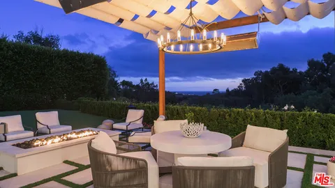 $10,450,000 | 6110 Merritt Drive, Malibu, CA 90265