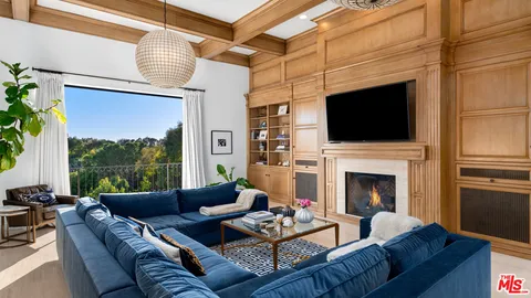 $10,450,000 | 6110 Merritt Drive, Malibu, CA 90265