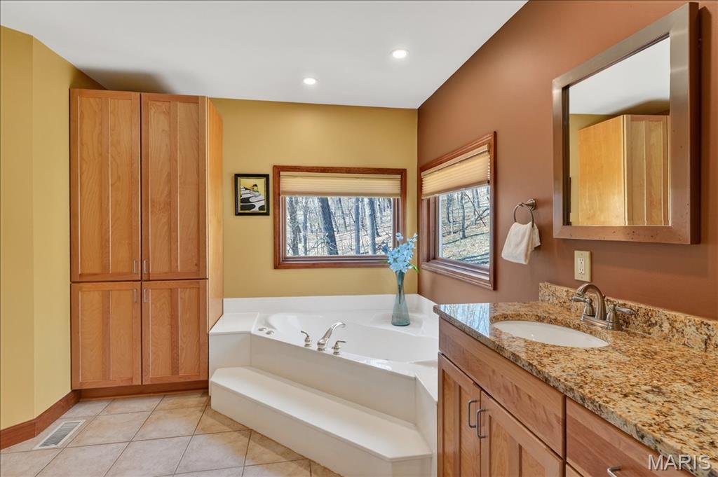 19463 Babler Forest Road Chesterfield, MO 63005 - Photo 17 of 40