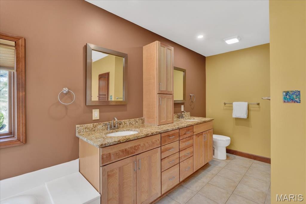 19463 Babler Forest Road Chesterfield, MO 63005 - Photo 18 of 40
