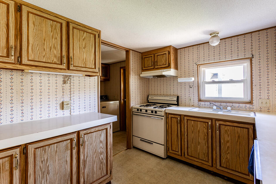 3820 Sargent Road Jackson, MI 49201 - Photo 14 of 38 0N0A9345