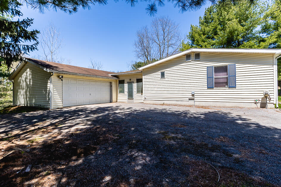 3820 Sargent Road Jackson, MI 49201 - Photo 8 of 38 0N0A9337